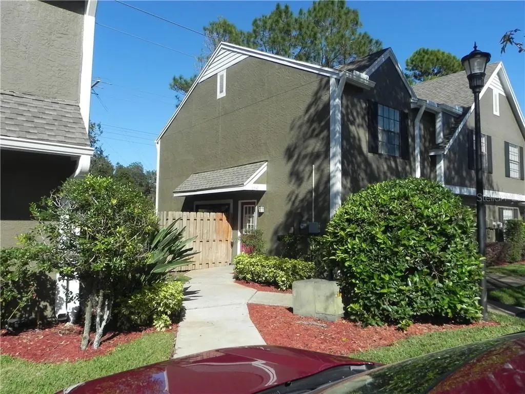 16547 Lake Brigadoon Circle Tampa FL 33618