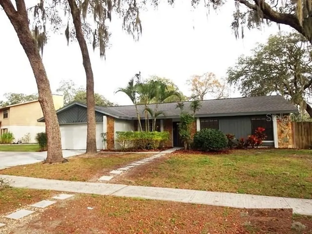 8008 Eastleigh Court Temple Terrace FL 33637