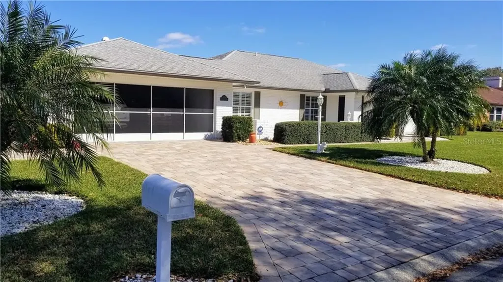 6992 Country Lakes Circle Sarasota FL 34243