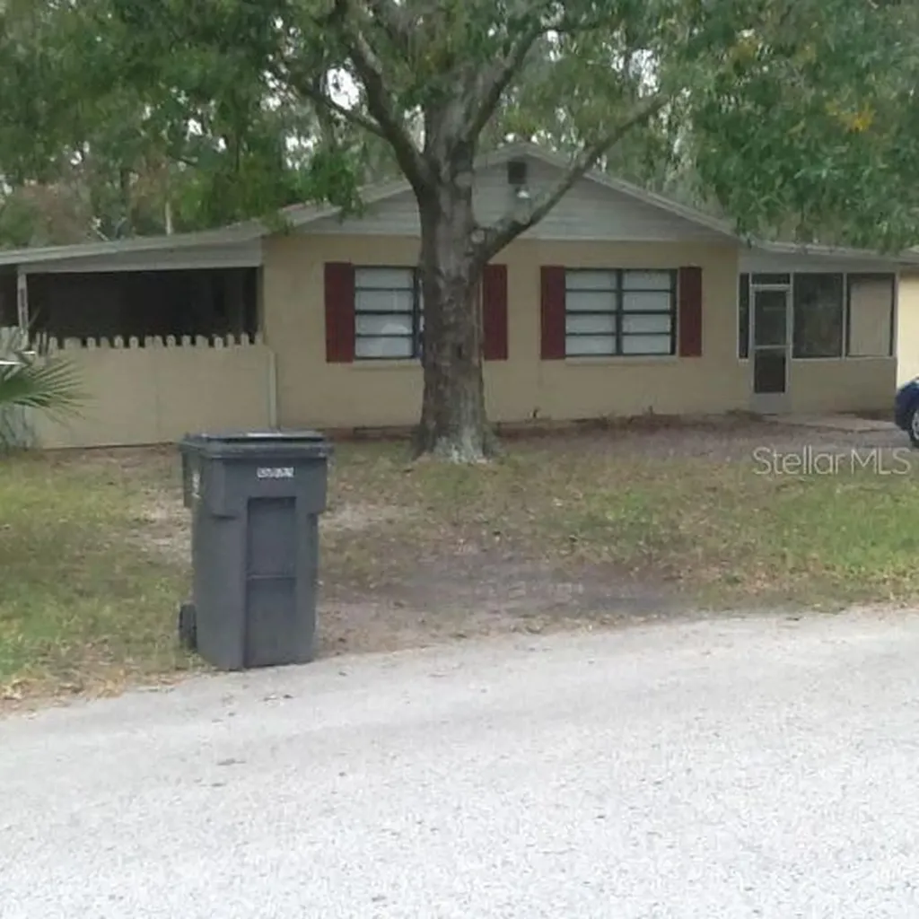 13510 Cecelia Avenue Tampa FL 33613