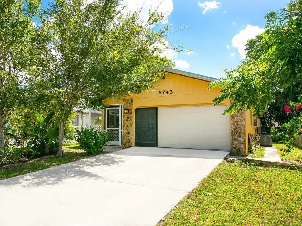 8745 Vamo Road Sarasota FL 34231