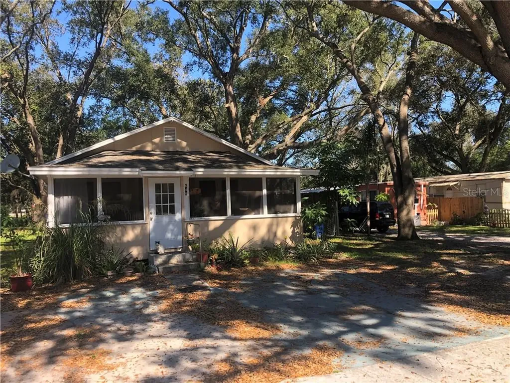 646 2nd Street Polk City FL 33868
