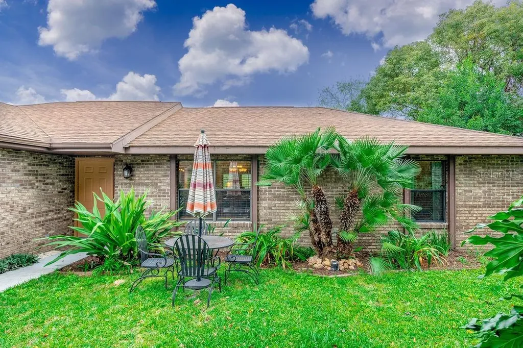 1876 N Merrick Drive Deltona FL 32738