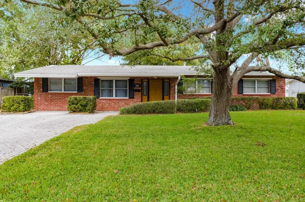 1501 78th Avenue N St Petersburg FL 33702