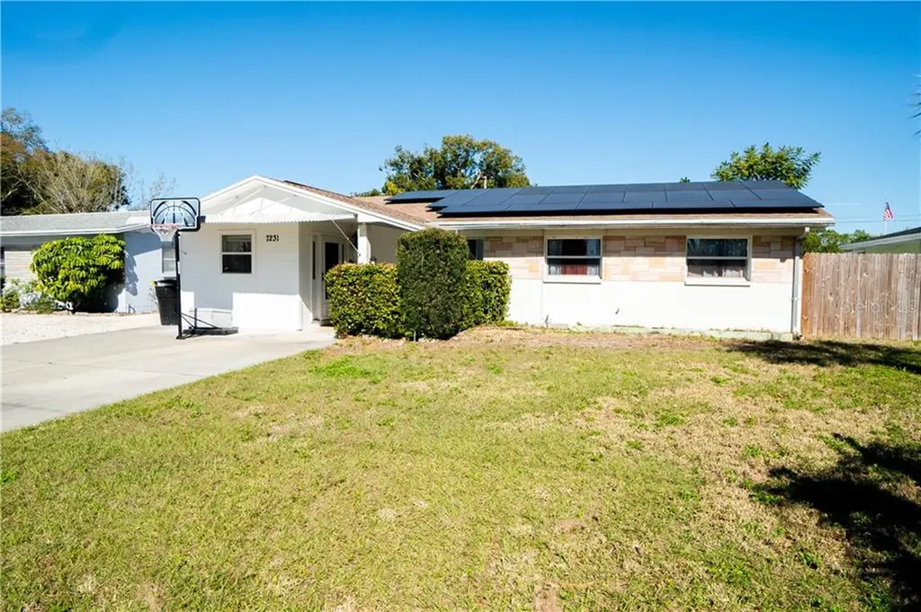7231 37th Avenue N St Petersburg FL 33710