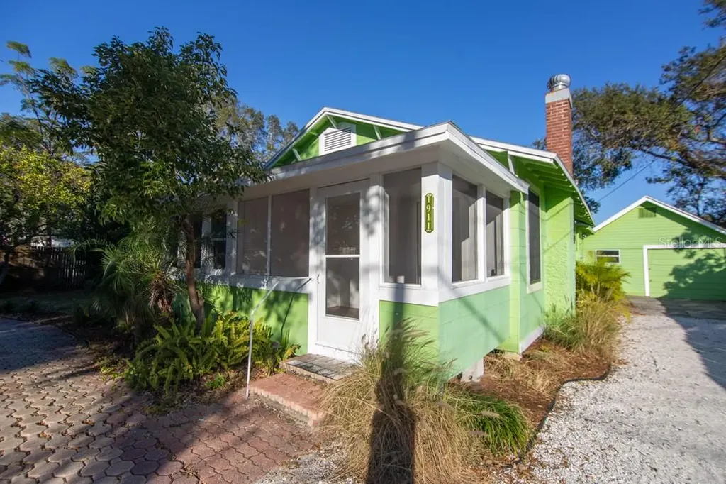 1911 Overbrook Avenue Clearwater FL 33755