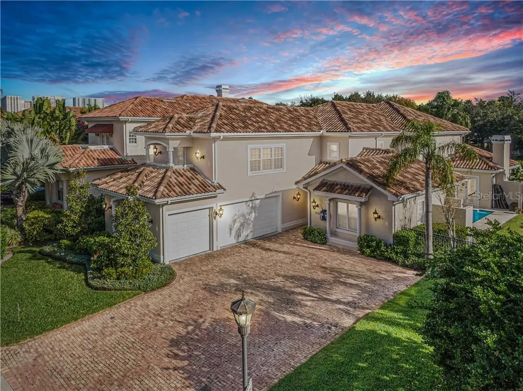 1122 Abbeys Way Tampa FL 33602