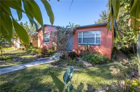 5137 Burlington Avenue N St Petersburg FL 33710