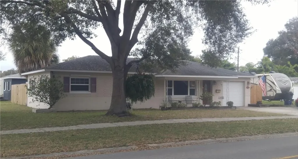 6195 26th Avenue N St Petersburg FL 33710
