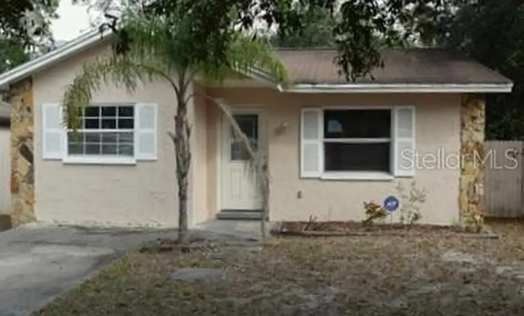 8709 N Greenwood Avenue Tampa FL 33617
