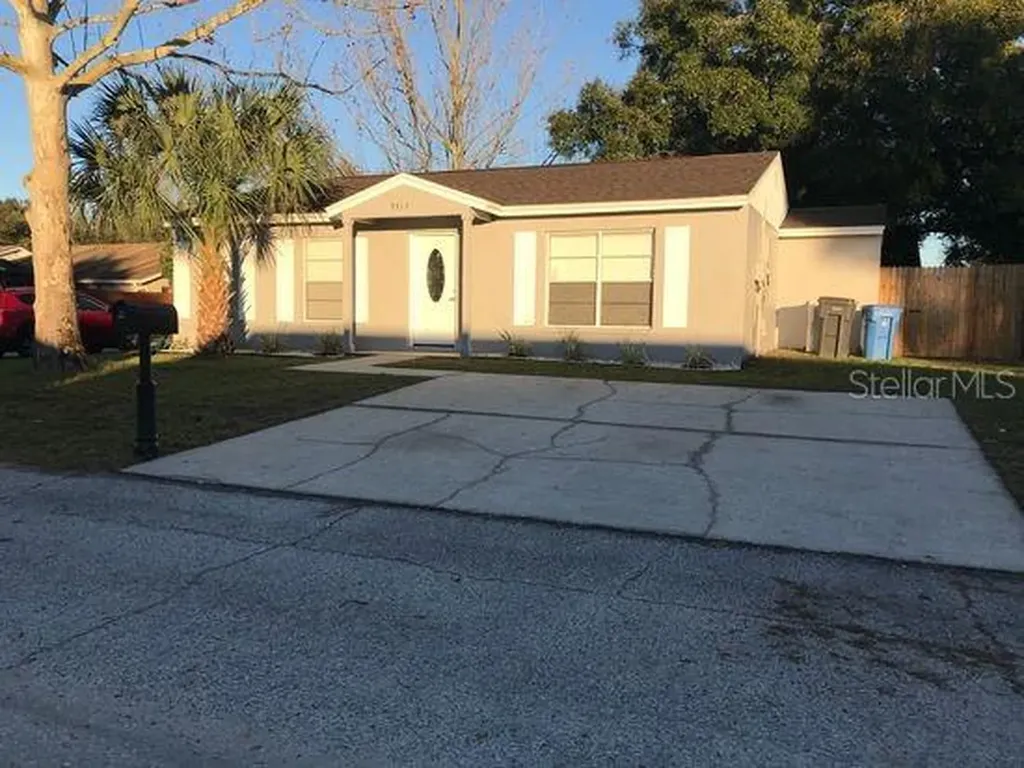 9512 Pembridge Court Tampa FL 33615