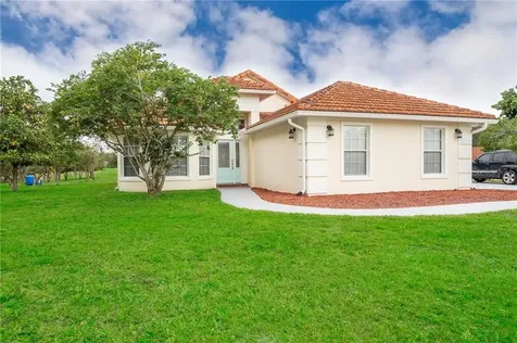 1884 Vina Court Chuluota FL 32766