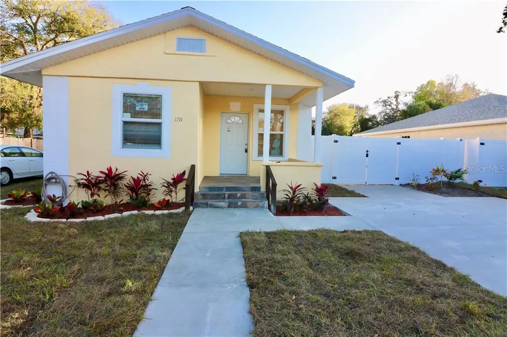 1711 E New Orleans Avenue Tampa FL 33610