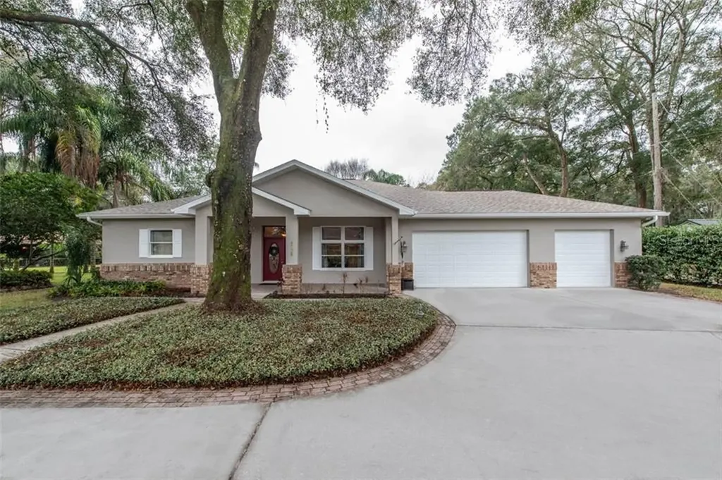 4725 Bloomingdale Avenue Valrico FL 33596