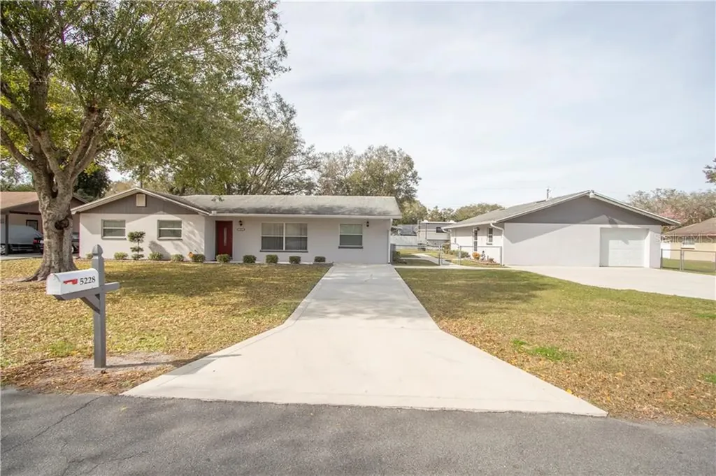 5228 Harvard Street W Lakeland FL 33810