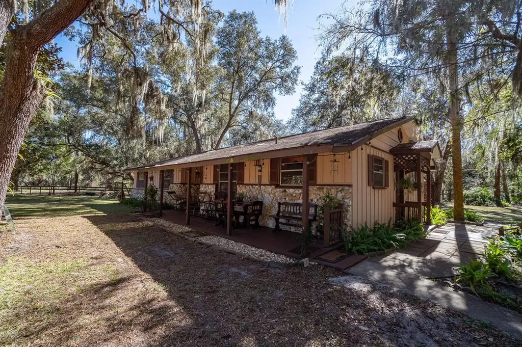 17070 SE 95th Street Road Ocklawaha FL 32179