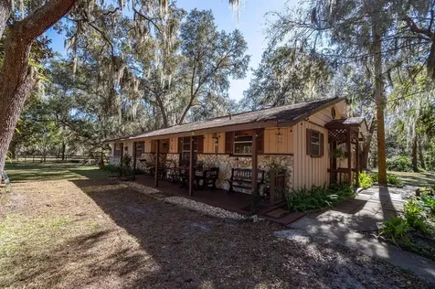 17070 SE 95th Street Road Ocklawaha FL 32179