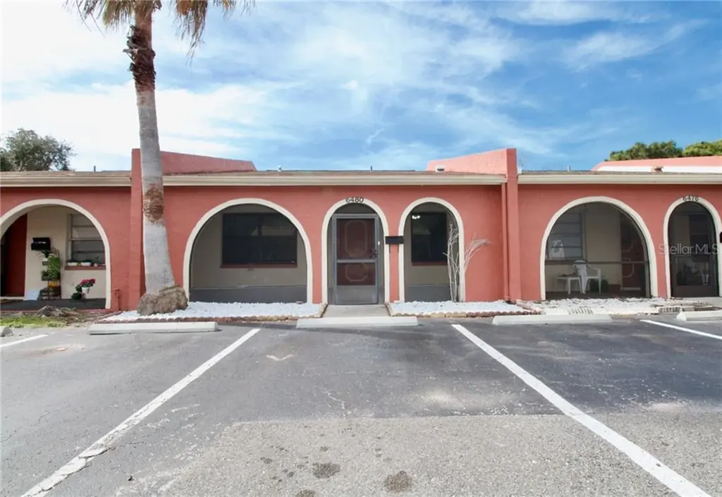 6480 Bonnie Bay Circle N Pinellas Park FL 33781