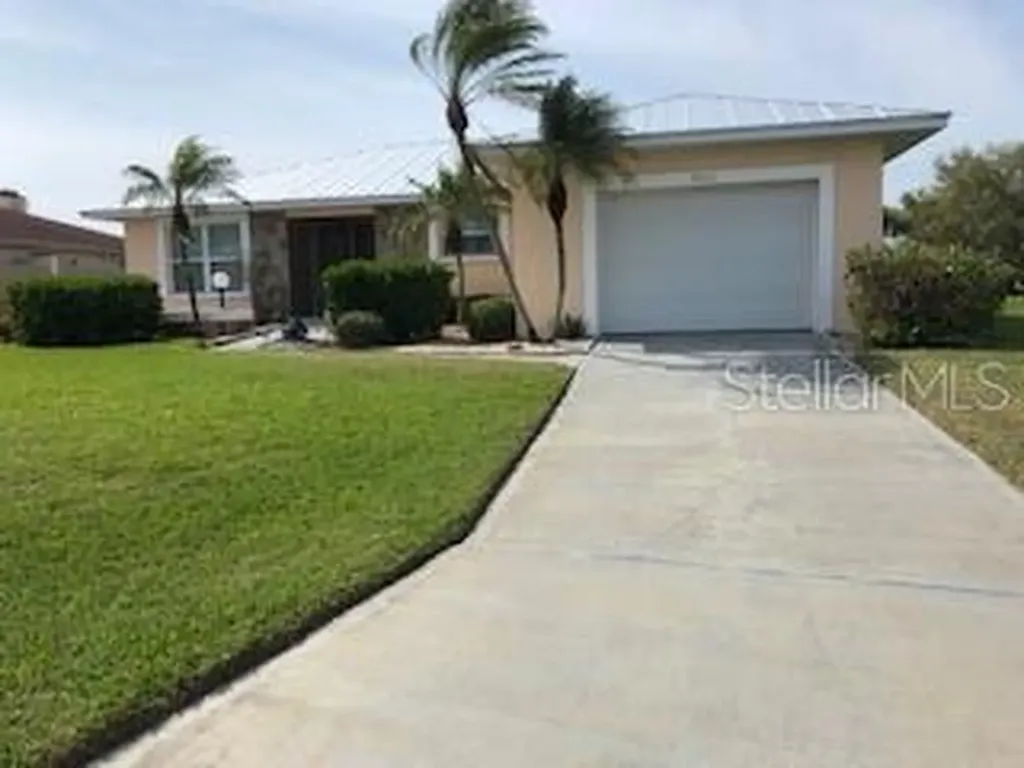 5012 86th Street Court W Bradenton FL 34210