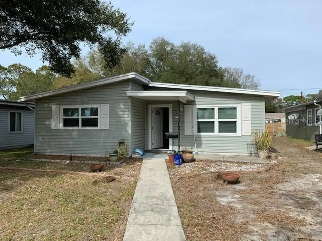 613 42nd Avenue N St Petersburg FL 33703