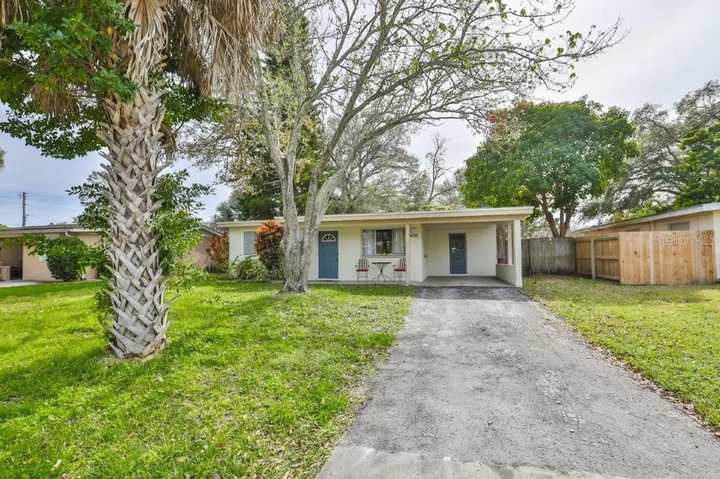 9495 Park Lake Drive N Pinellas Park FL 33782