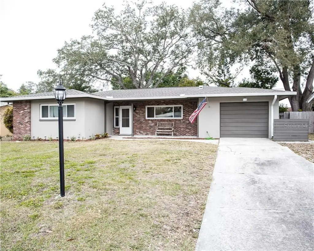 2046 Timber Lane Clearwater FL 33763