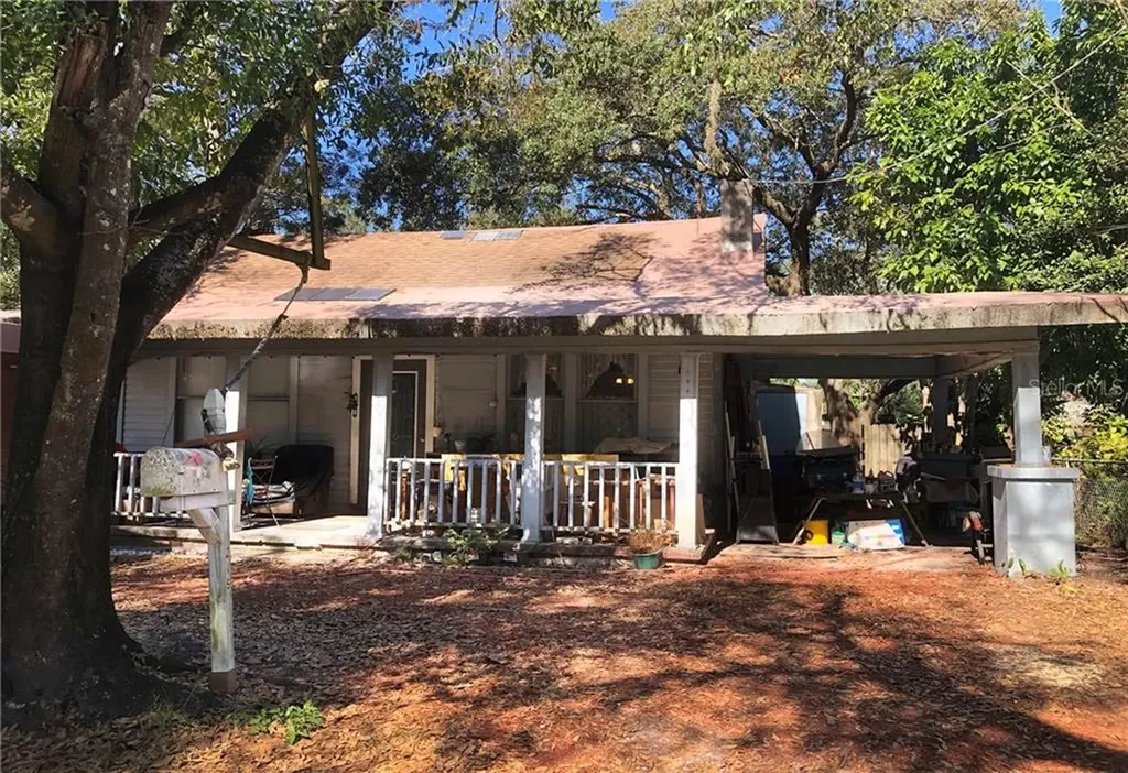215 W Hiawatha Street Tampa FL 33604