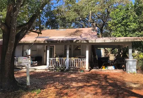 215 W Hiawatha Street Tampa FL 33604
