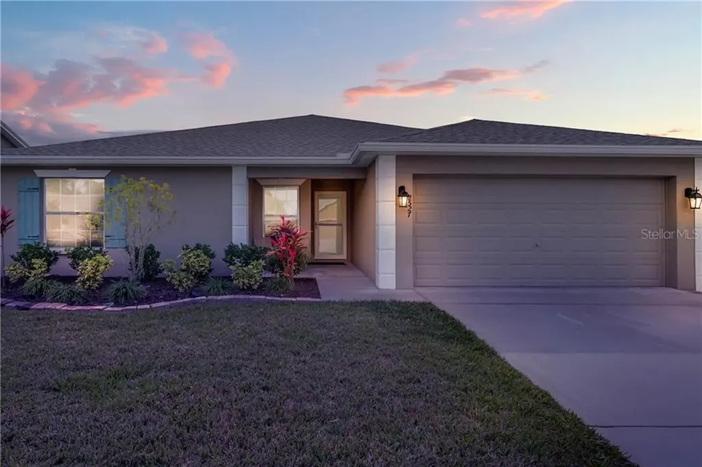 2527 Bobby Lee Lane Saint Cloud FL 34772