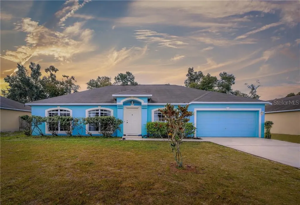 1076 New Street E Deland FL 32724