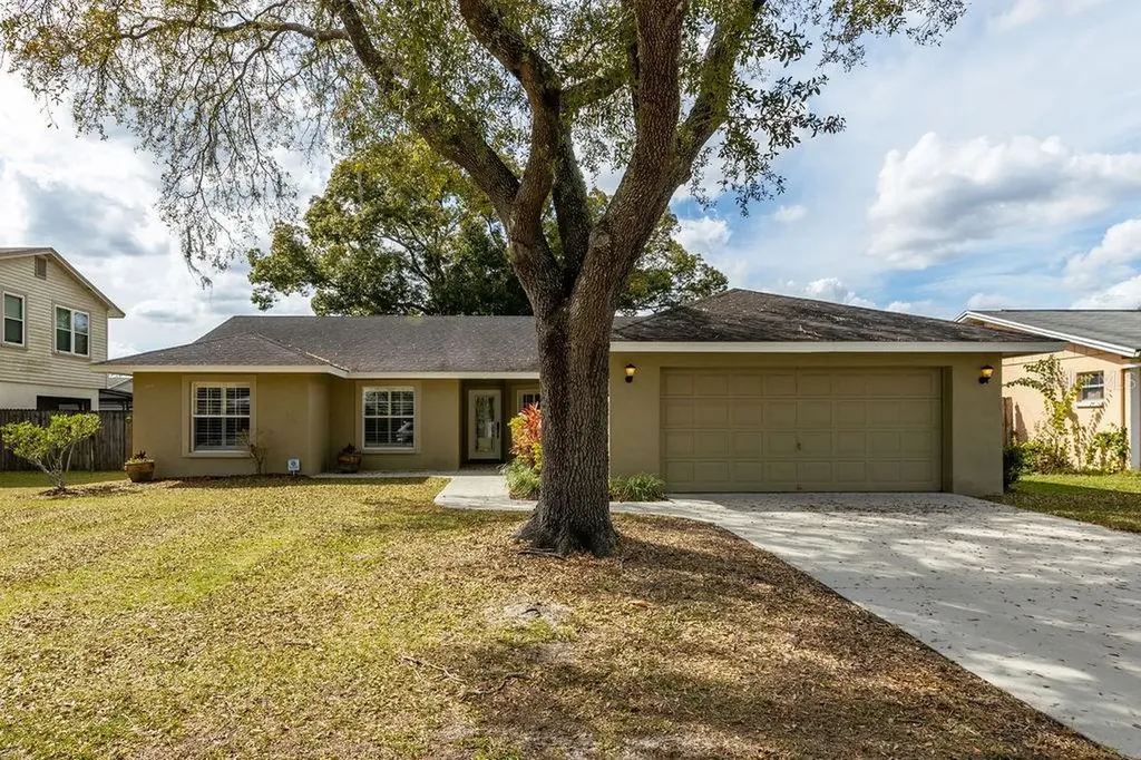 17613 Shadyside Circle Lutz FL 33549