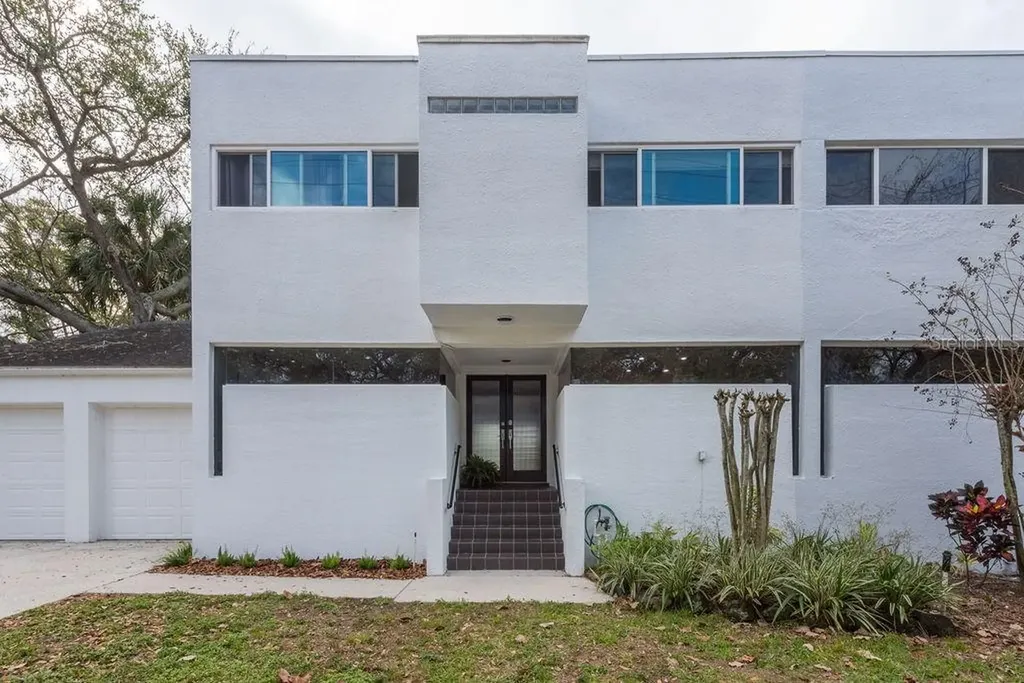 4520 W North B Street Tampa FL 33609