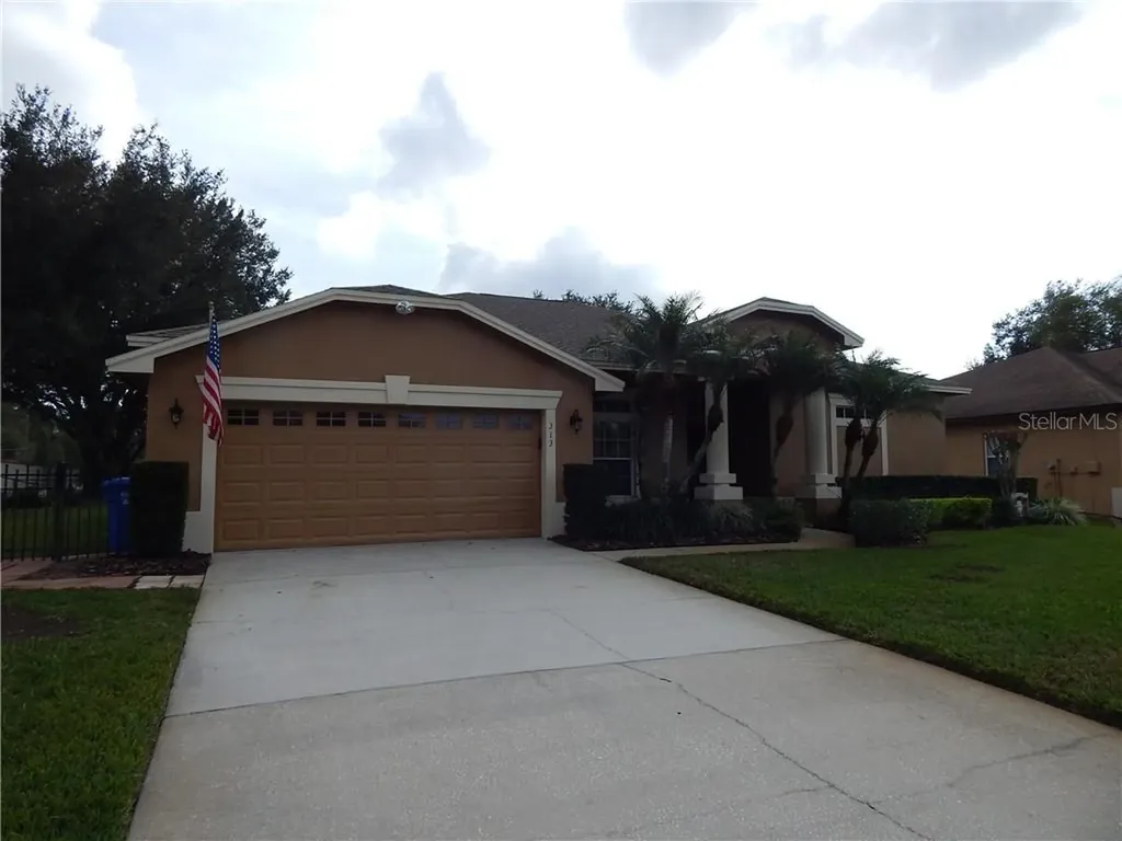 313 Lake Kell Court Lutz FL 33549