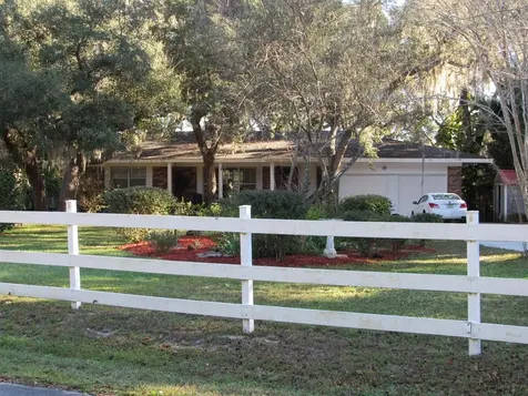 5725 SE 165th Court Ocklawaha FL 32179