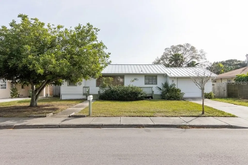 2048 Hyde Park Street Sarasota FL 34239