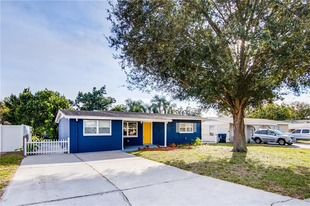 4104 W Gray Street Tampa FL 33609