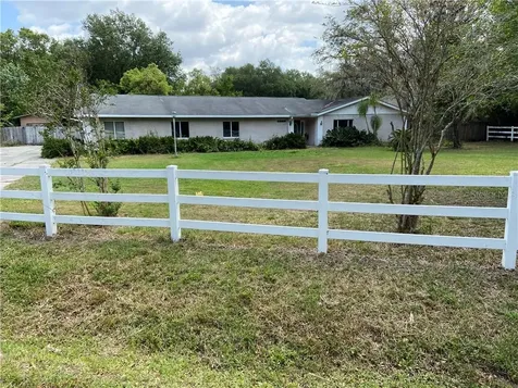 13923 Lake Magdalene Boulevard Tampa FL 33618