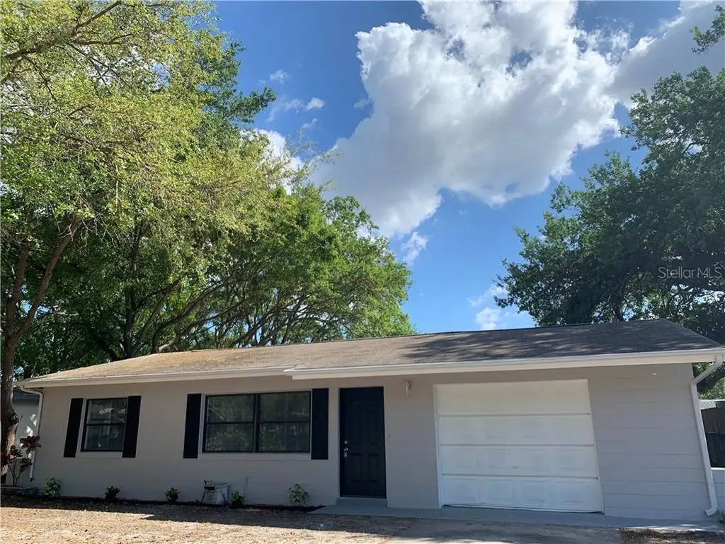 742 75th Avenue N St Petersburg FL 33702