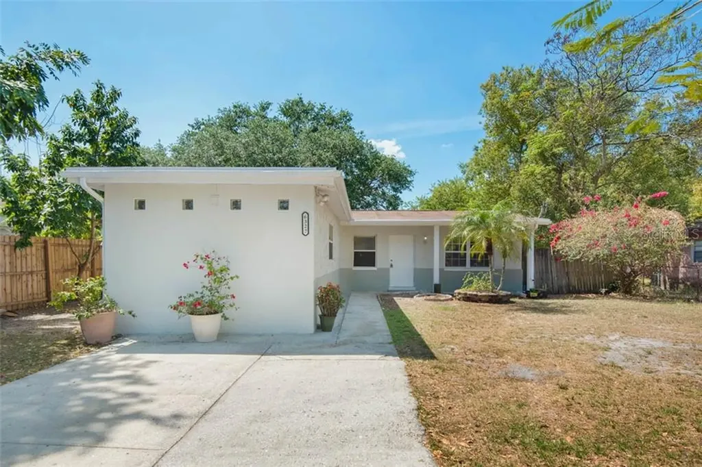 6327 S Renellie Court Tampa FL 33616