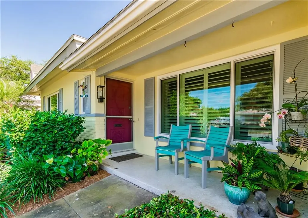 1124 35th Avenue NE St Petersburg FL 33704