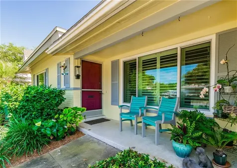 1124 35th Avenue NE St Petersburg FL 33704