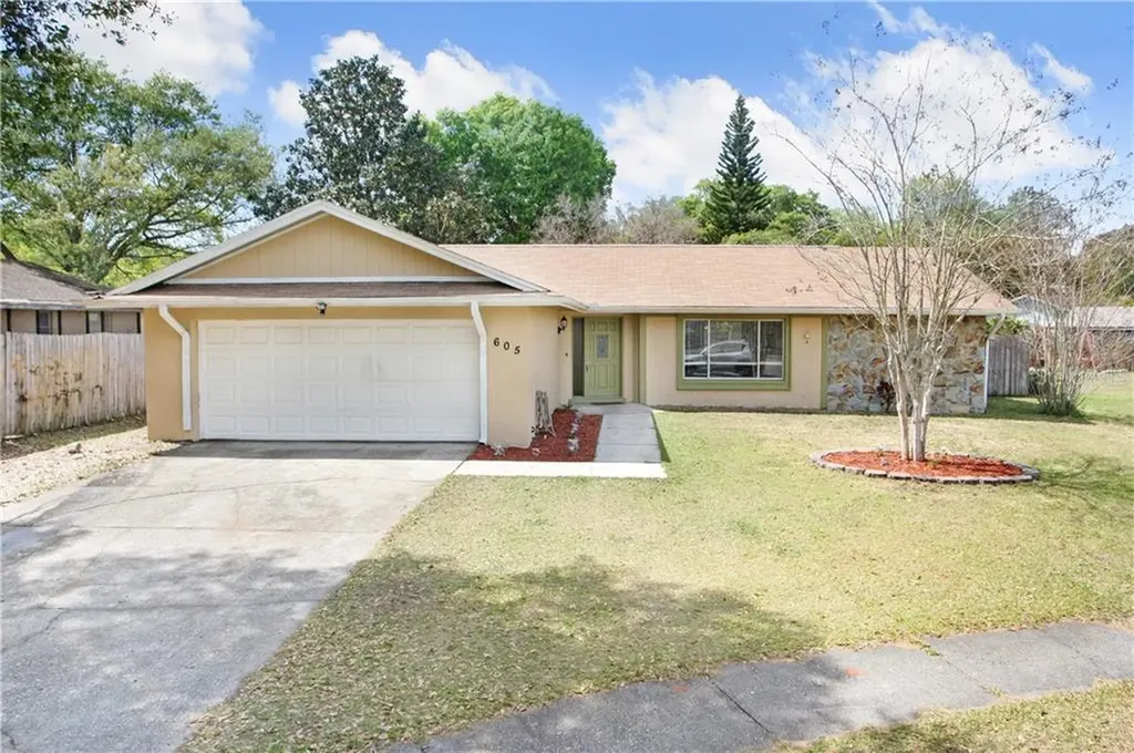 605 Rollingwood Lane Valrico FL 33594