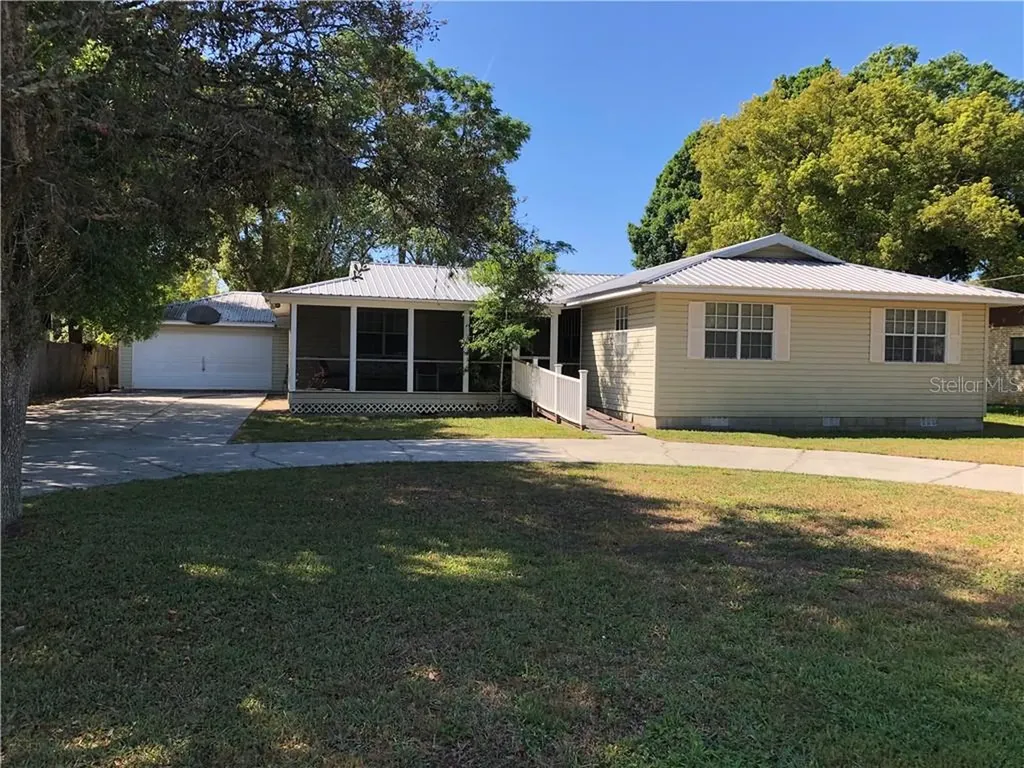 16936 Lakeview Avenue Umatilla FL 32784