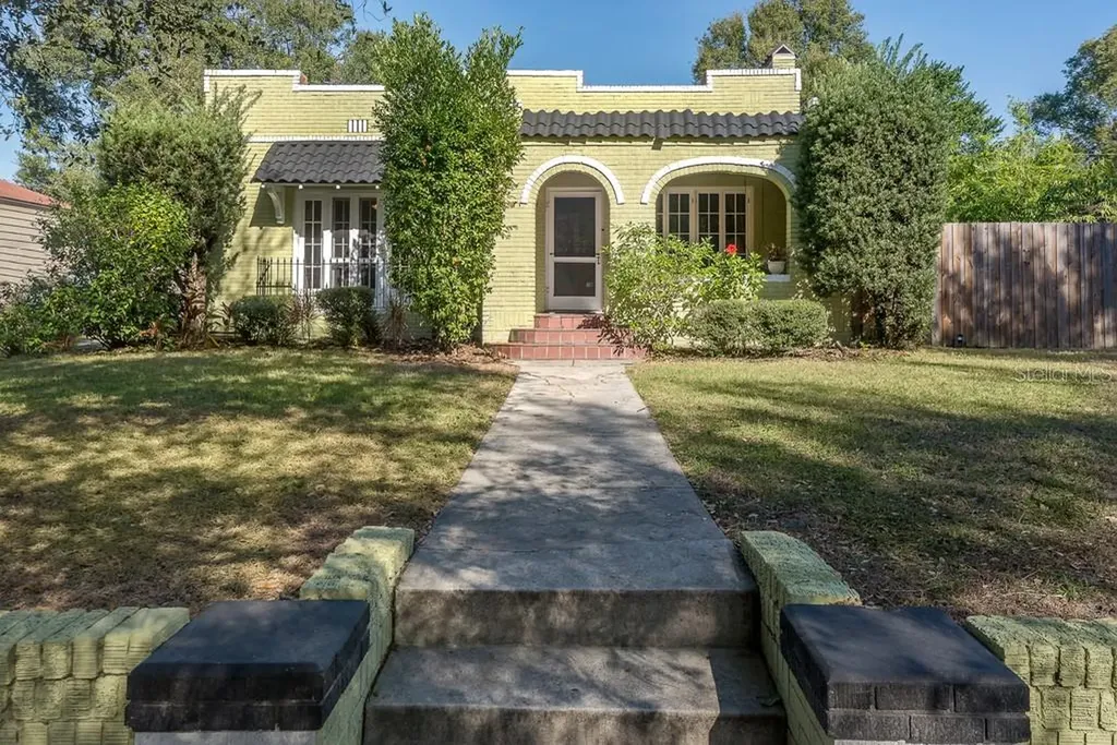 702 E Ellicott Street Tampa FL 33603