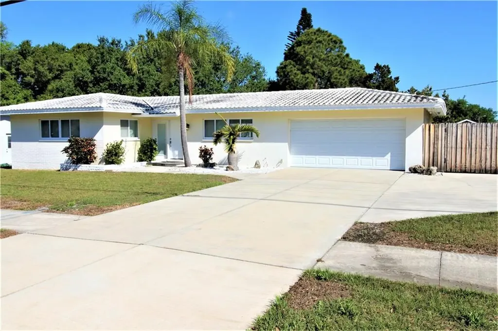 2607 Dryer Avenue Largo FL 33770
