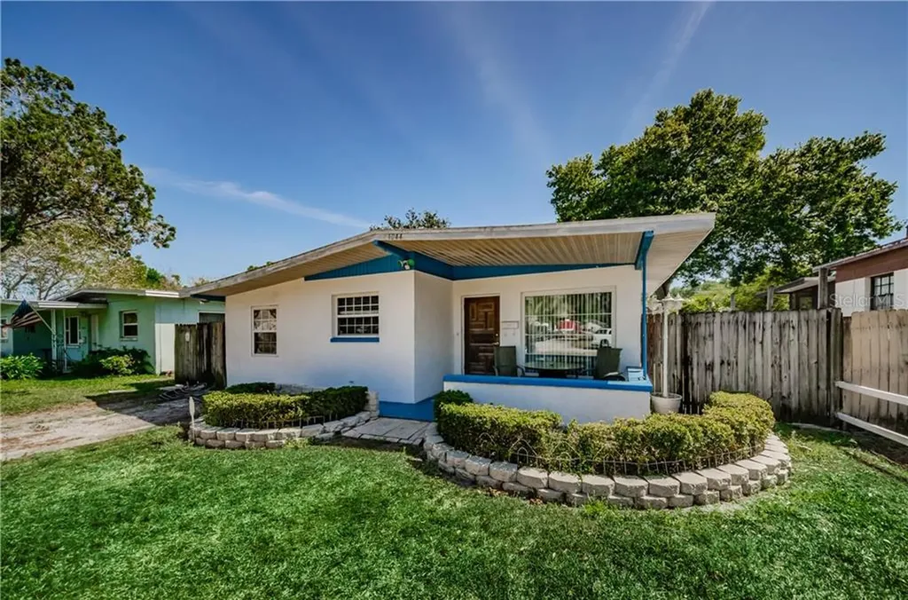 4044 37th Avenue N St Petersburg FL 33713