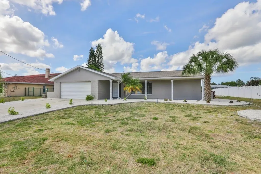 636 Kingston Court Apollo Beach FL 33572