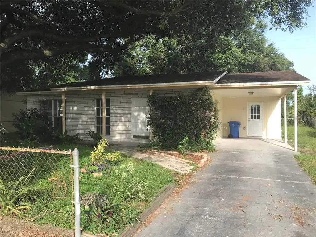 2415 Wishing Well Way Tampa FL 33619