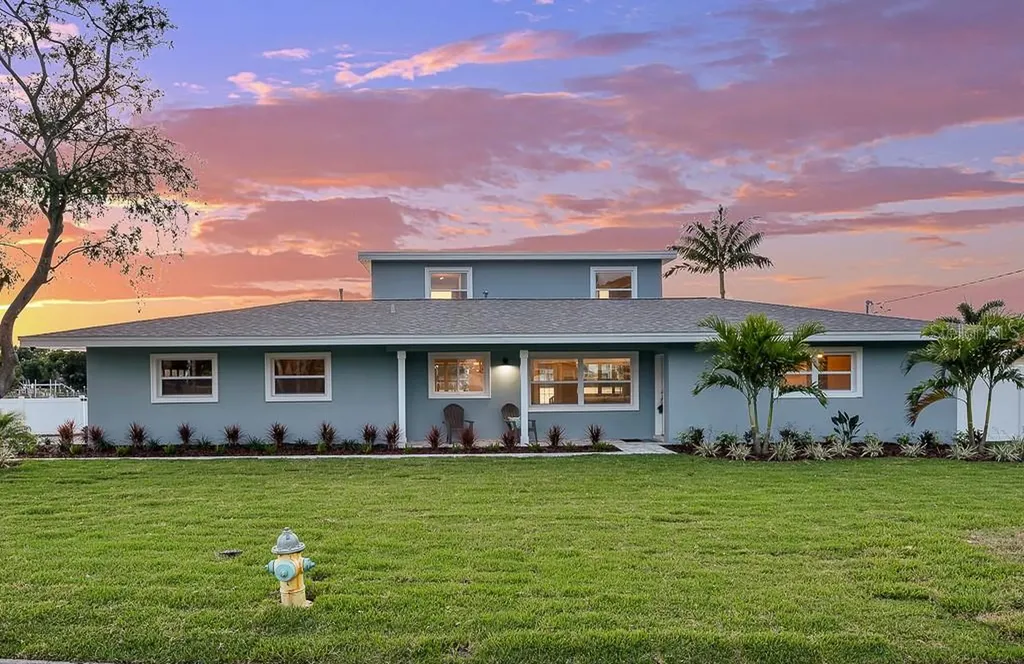 589 79th Street S St Petersburg FL 33707