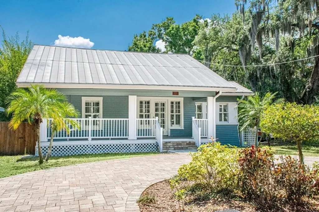 3004 W Chapin Avenue Tampa FL 33611